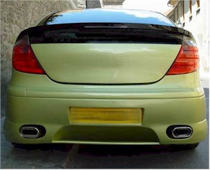 pas mal le spoiler de la mercedes tuné