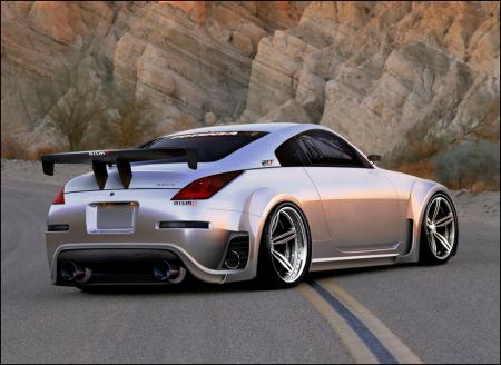 nissan 350Z tuné !!! ya u bocoup d'heure de boulot dessus...